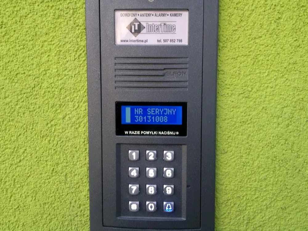 Panel cyfrowy na elewacji